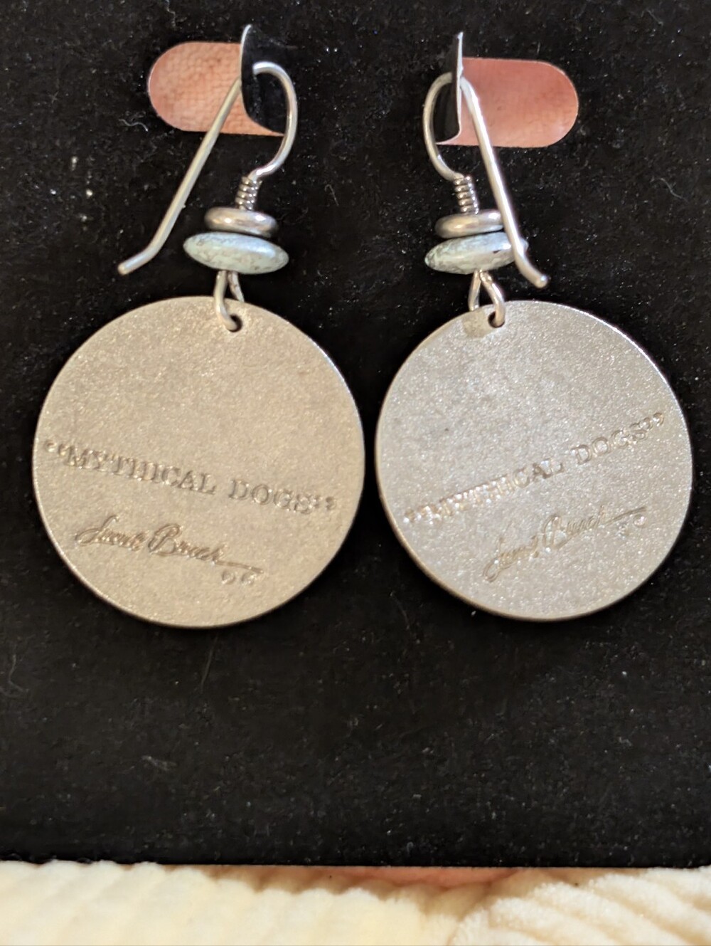 Rare Find! Vintage Laurel Burch "Mythical Dogs" Silvertone Enamel Earrings - Picture 4 of 5